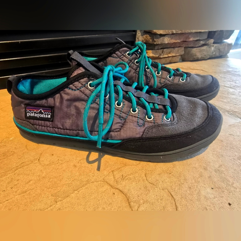 Patagonia Womens 7.5  Black and Teal Sneakers